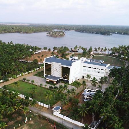 Blue Serene Resort Guruvāyūr Exterior foto